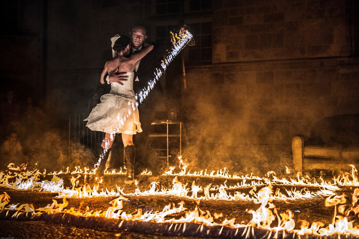 #LoveLightNorwich launches today! You can look forward to a feast of events including Amor by Bilbobasso <a href="/TheForumNorwich/">The Forum Norwich</a> , the Love Food Trail, Love Light Labs, Lamps of Love at <a href="/Nrw_Cathedral/">Norwich Cathedral</a> and Window Wanderland.  Visit lovelightnorwich.com for full programme information