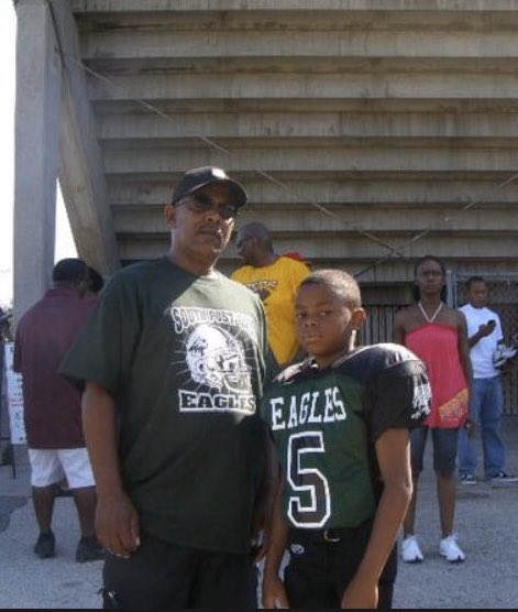 tawanababy's tweet photo. Wait 🤣I couldn’t help but post my #Tbt @lemantdm
Little League-Fresno Gators (CB)🐊
Little League SPOYA Eagles (WR)🦅
Bellaire Cardinal (CB)and now Texas Wes University🐏 (WR)
MY boy always played this game with such ❤️#TrustingGodPlan https://t.co/lAwFukDfst