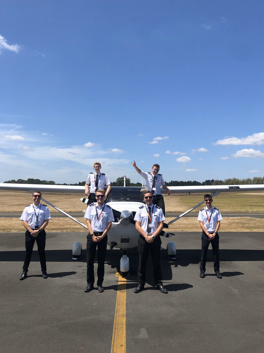 kevywalm's tweet photo. Getting ever closer to that A320! @L3HarrisAcademy https://t.co/q9eLTRLIx3