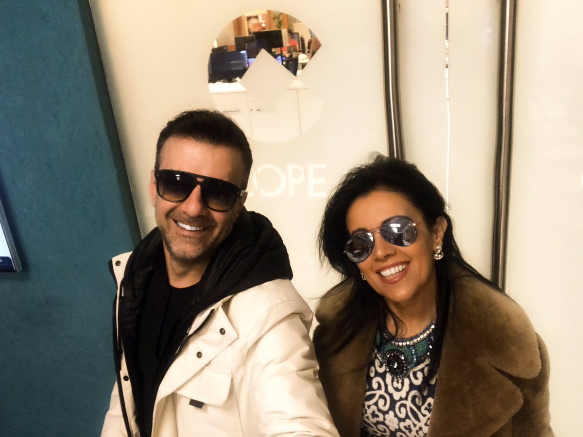 cristinadlvalle's tweet photo. Ya en @cope_es. En unos minutos grabamos para el programa #LaNoche con Rosa Rosado. Felices de presentar este #PactoDeSal #elsingle #elvideo #elvideoclip
#felizjueves
#amistadespeligrosas #depromo https://t.co/yDOgmu7UjS