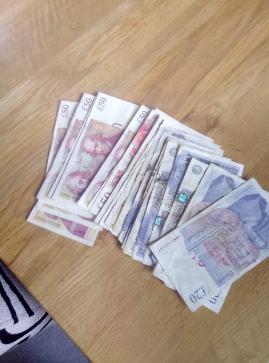 DesignerSlave's tweet image. Looking for a long term young bratty uk domme, ideally gym bunny who can humiliate me in the gym in leggings and sports bra kinks include humiliation, blackmail, spit, cuckold, weekly tribute available