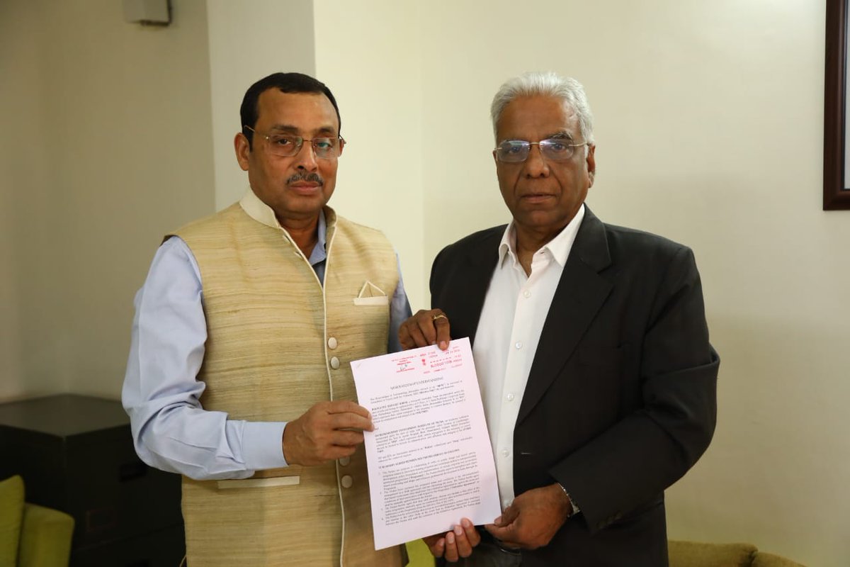 EDIIAhmedabad's tweet photo. Dr. Sunil Shukla,Director General EDII &amp; Shri. Satyanarayan Dangayach ,Founder Trustee,Innovate Thought Forum during signing of MoU to enhance the entrepreneurial ecosystem in the country. https://t.co/S3dw18WOFZ