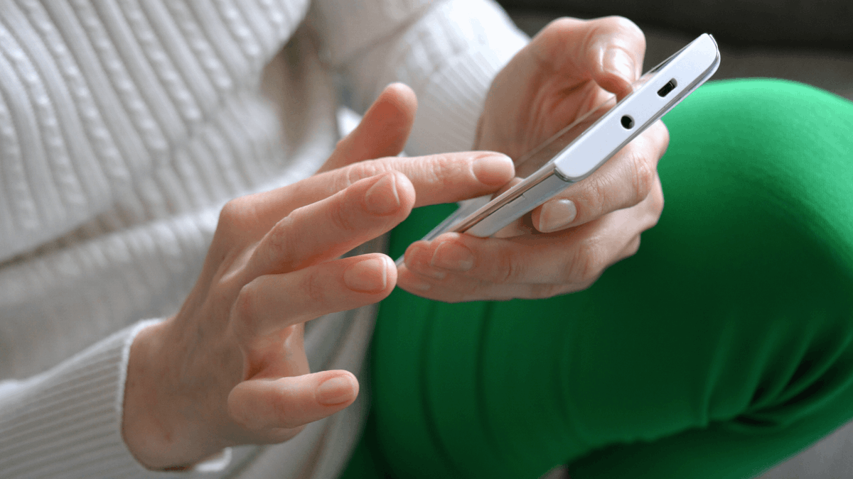 leapfrogg's tweet photo. 'Customers want more text-based customer support options from brands' -  72% of consumers age 18 to 64 said having the ability to text with a live agent in real-time would improve their overall customer service &amp; therefore experience! https://t.co/FkB7Xi4ara #CustomerExperience https://t.co/gZw7dg7TtK