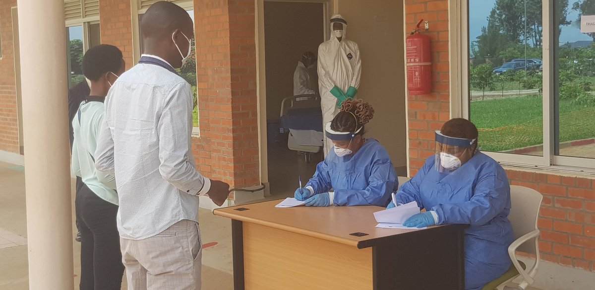 RwandaHealth's tweet image. Rwanda holds a simulation exercise to test its capacities in preparedness and response for any Coronavirus Disease suspected cases at @RwaMilitaryHosp. #COVID19 

There is no single case of Coronavirus Disease in #Rwanda to date. @RBCRwanda #RwOT