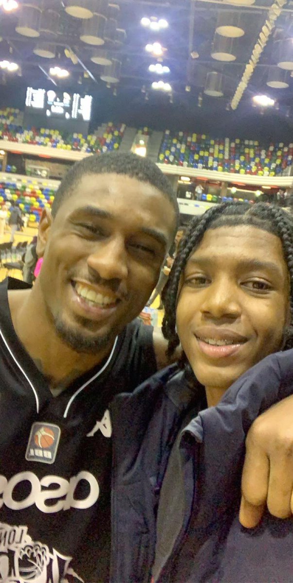 DiamondBonnie's tweet photo. my young king met @OvieSoko last night and told him "remember this face, im coming for your spot"😅💪🏀 he was 💯 percent serious lol ❤❤ #rememberthisface #risingtalent #ballislife #proudmama #wemove https://t.co/wEI2SMtvuf
