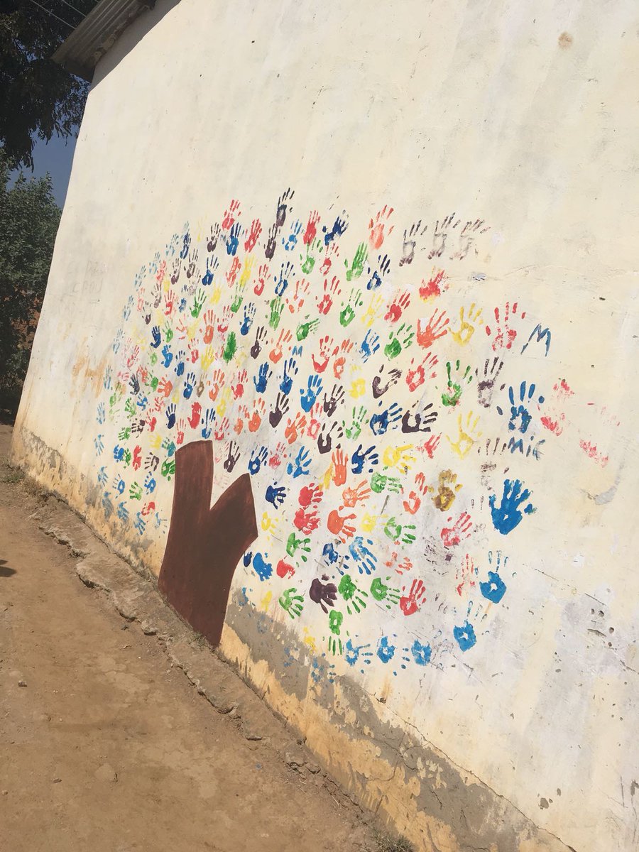 GCAIreland's tweet photo. “All my life I have been told that education is everything”
#GCA2019 Bronze winner Sadhbh O’Connor reflects on #SDG4 after her volunteering experience with @SuasEdDev in Zambia 🌍
Read here 👉https://t.co/2z8ZAY985Y
#SDG4 #QualityEducation #GlobalCitizen #EILIRL https://t.co/bj97ksf4fT