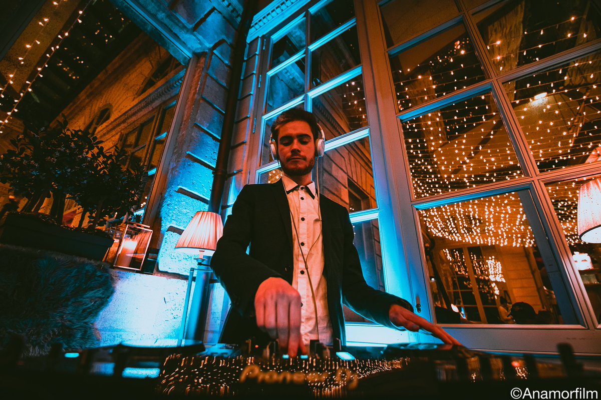 TomHeadzMusic's tweet photo. Un très belle soirée au @InterConHotels #Bordeaux #dj #djset

Booking : @Yohan_SATI https://t.co/rJ0hyNESL1
