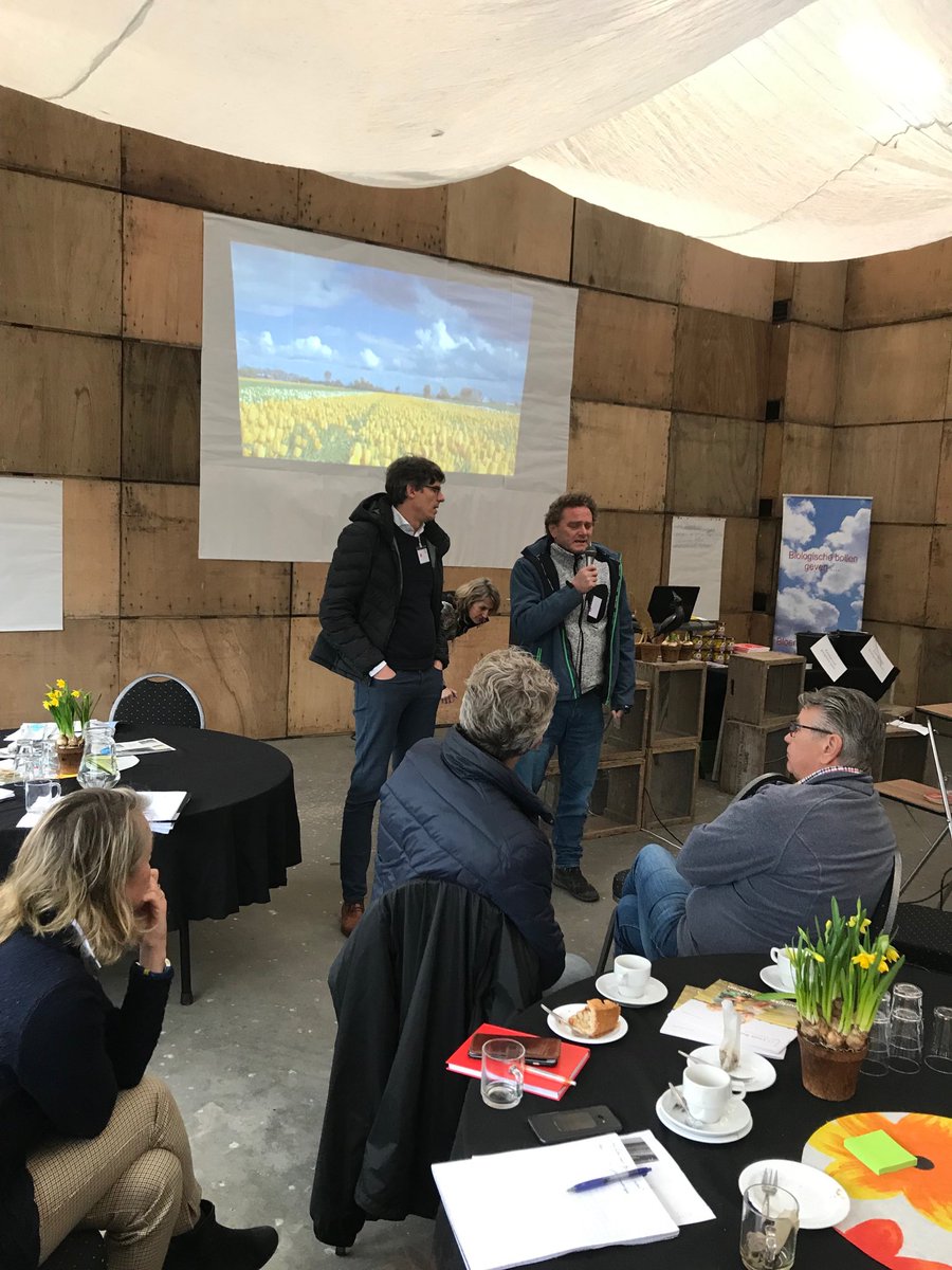 Bijeenkomst bij John Huiberts over een oprichting living lab. Wat is dat? Proeftuin biologische bloembollen.