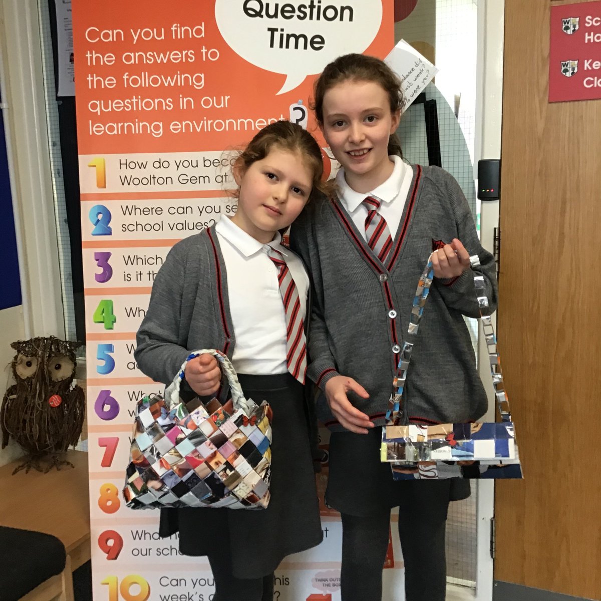 wooltonprimary's tweet image. Wow! Our pupils continue to amaze us with their creative skills. Allessia &amp;amp; Giorgia&apos;s trendy handbags were created using magazines, popcorn packaging and a plastic bag 👏👏👏 #WPSCreativity #WPSTrashionShow