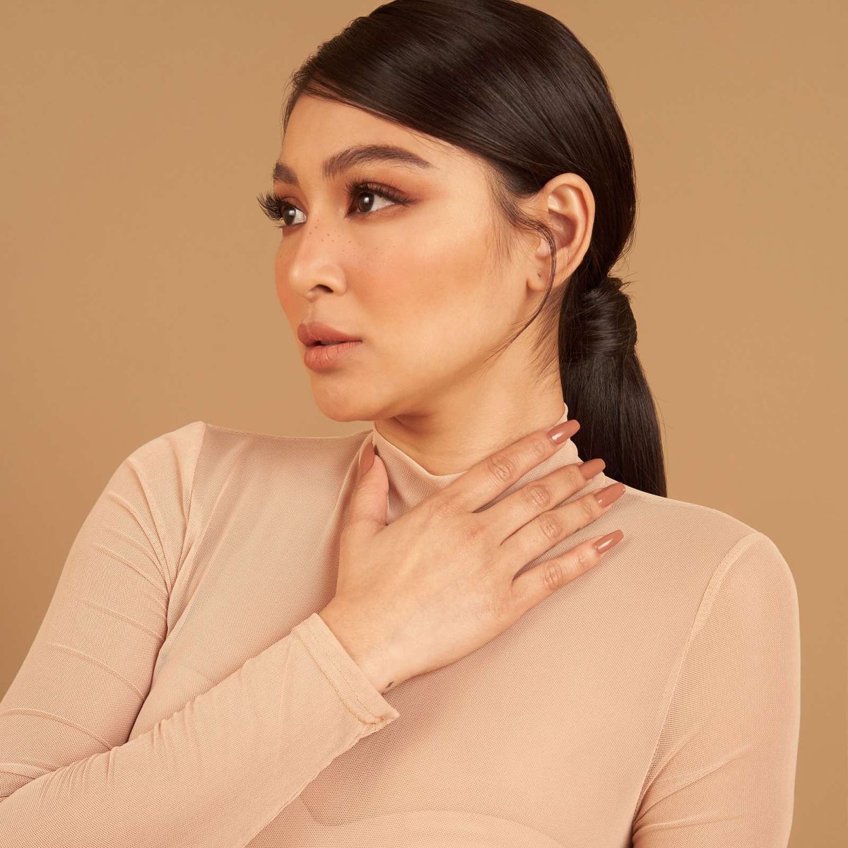 Nobody does it better than our Lady Lustrous herself. We hope she gives you the inspiration you need to dazzle for Heart's Day tomorrow! 💗✨

#LustrousMatteLippies #LustrousPH #makeup #cosmetics #nudeshadelipstick 
📸lustrous