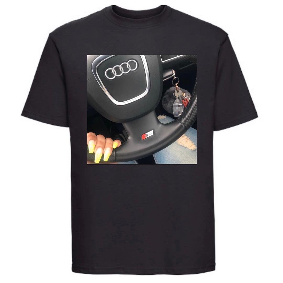 OrdinaryISLY's tweet photo. Which one’s your fav? 👉🏽👉🏽 #ordinaryissolastyear #newproduct #tshirt #tshirtdesign #designer #designinspiration #funky #unique #quirky #baggytee #oversizedtee #whatsyourfavorite https://t.co/CO73B9Lqag