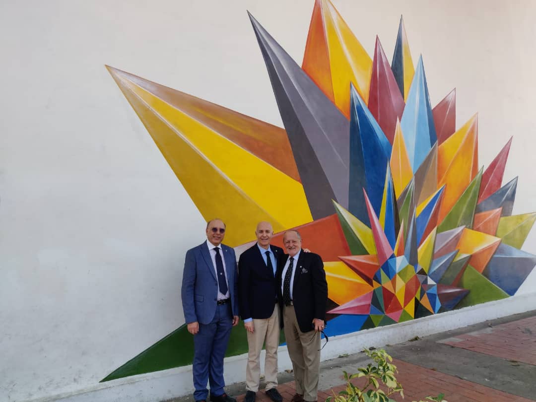 gherardip's tweet photo. En Gira por #Barinas S.E. Embajador🇮🇹 @ItalyinVEN #PlacidoVigo visitó la Plaza Bolívar, la Catedral Nuestra Señora del Pilar, El Palacio del Márquez, la Casa de la Cultura, el Palacio de Gobierno #ItalianiallEstero https://t.co/ylpjZ4rWwY