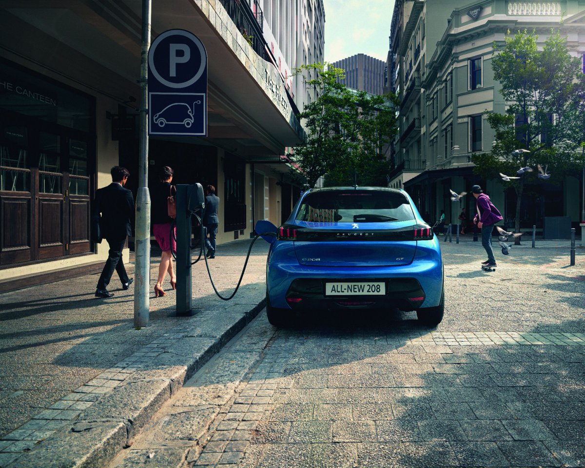 PeugeotUKPR's tweet photo. When buying one of @PeugeotUK's latest #FullElectric or #PlugInHybrid models, new car buyers will benefit from a free six-month subscription to @polarnetwork's Polar Plus, the UK’s largest electric vehicle charging solution. Find out more➡️https://t.co/GOqtaBoKjo #CustomerOffer https://t.co/zicweEPhZY