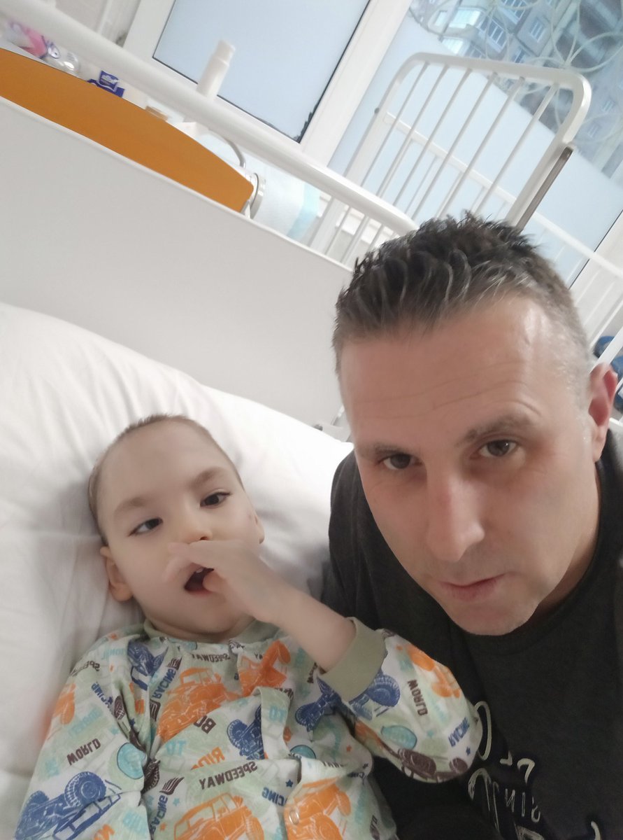 Bugün hastanedeki 58. günümüz şimdiye kadar 4 ameliyat gecirdik ve tekrar bir ameliyat daha olma ihtimalimiz var bu gün karar verilecek doktorumuzdan haber bekliyoruz  Oğlum ve bizim için çok zor bir süreç inşallah bu günlerde geçecek.