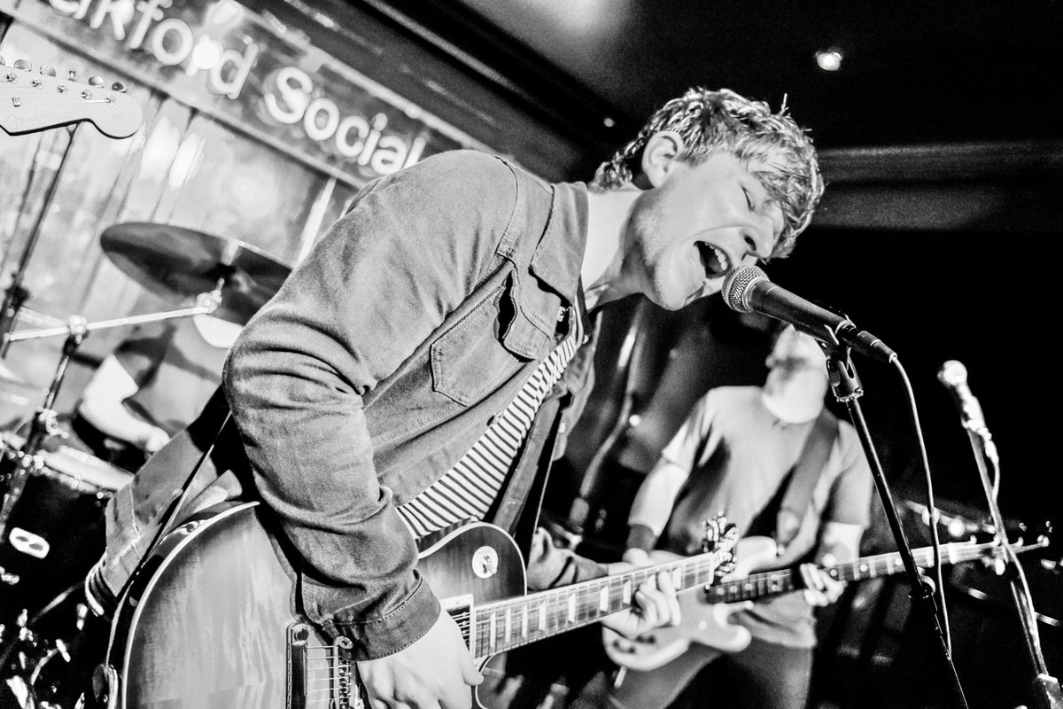 Debut Reading zone <a href="/OAKFORDsocial/">OAKFORDsocialclub</a> last week w/ @thedeadfreights <a href="/melloruk/">Mellor</a> <a href="/NobodiesBday/">NOBODIES BIRTHDAY</a>

📸 <a href="/TheAlanWells/">Alan Wells</a> 

full gallery: facebook.com/pg/thisfeeling…