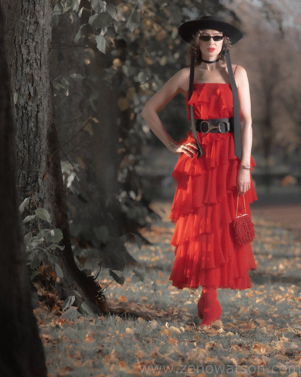 ZenoWatson's tweet photo. #TBT One of my fave photo shoots with the amazing @NikkiOjiWears 💃
#EditorialShoot #FemaleStyle #LadyInRed #RedDress #GlasgowFashionPhotographer #ZenoWatson
https://t.co/iHTVDKqJ4M https://t.co/HCwUbQb89O