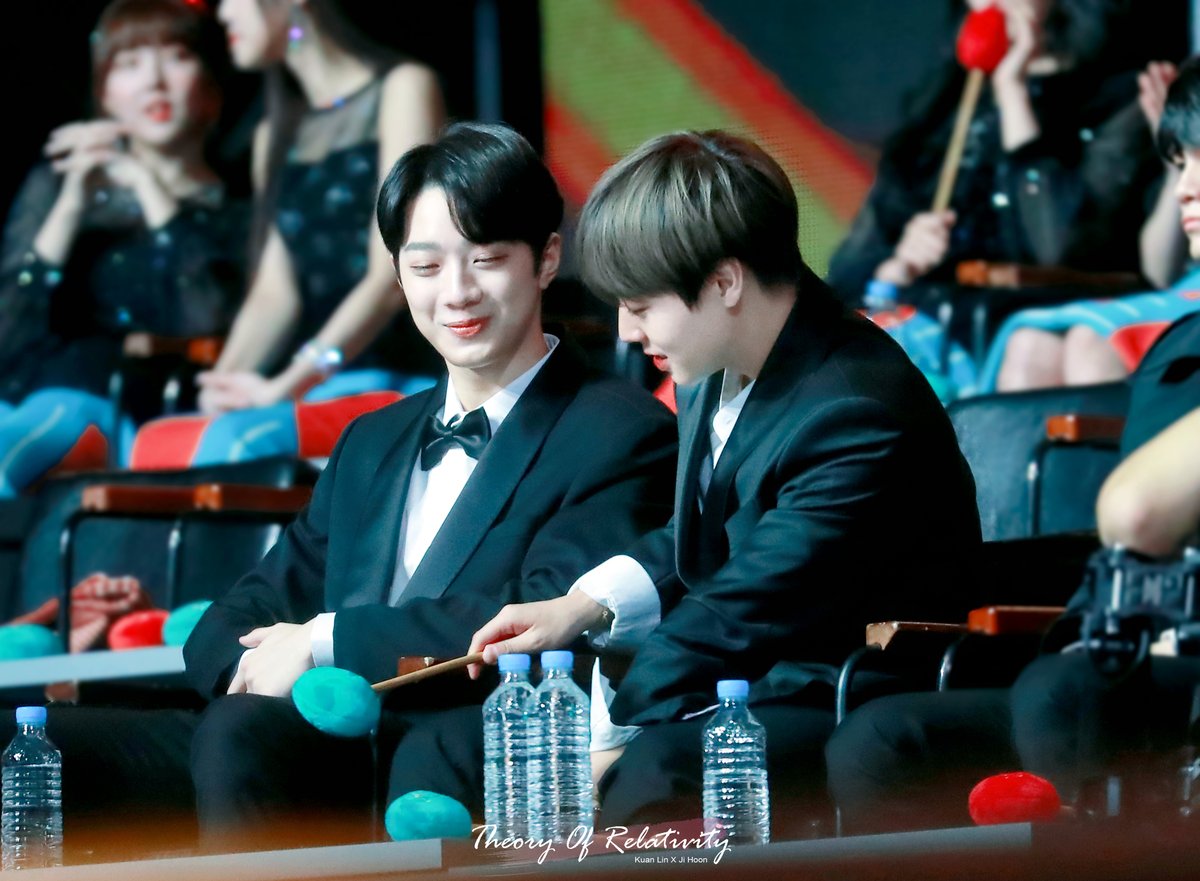 Relativity2033's tweet photo. 💚💛💗
#박지훈 #朴志訓 #ParkJihoon 
#라이관린 #賴冠霖 #Laikuanlin https://t.co/KySOGHQvxu
