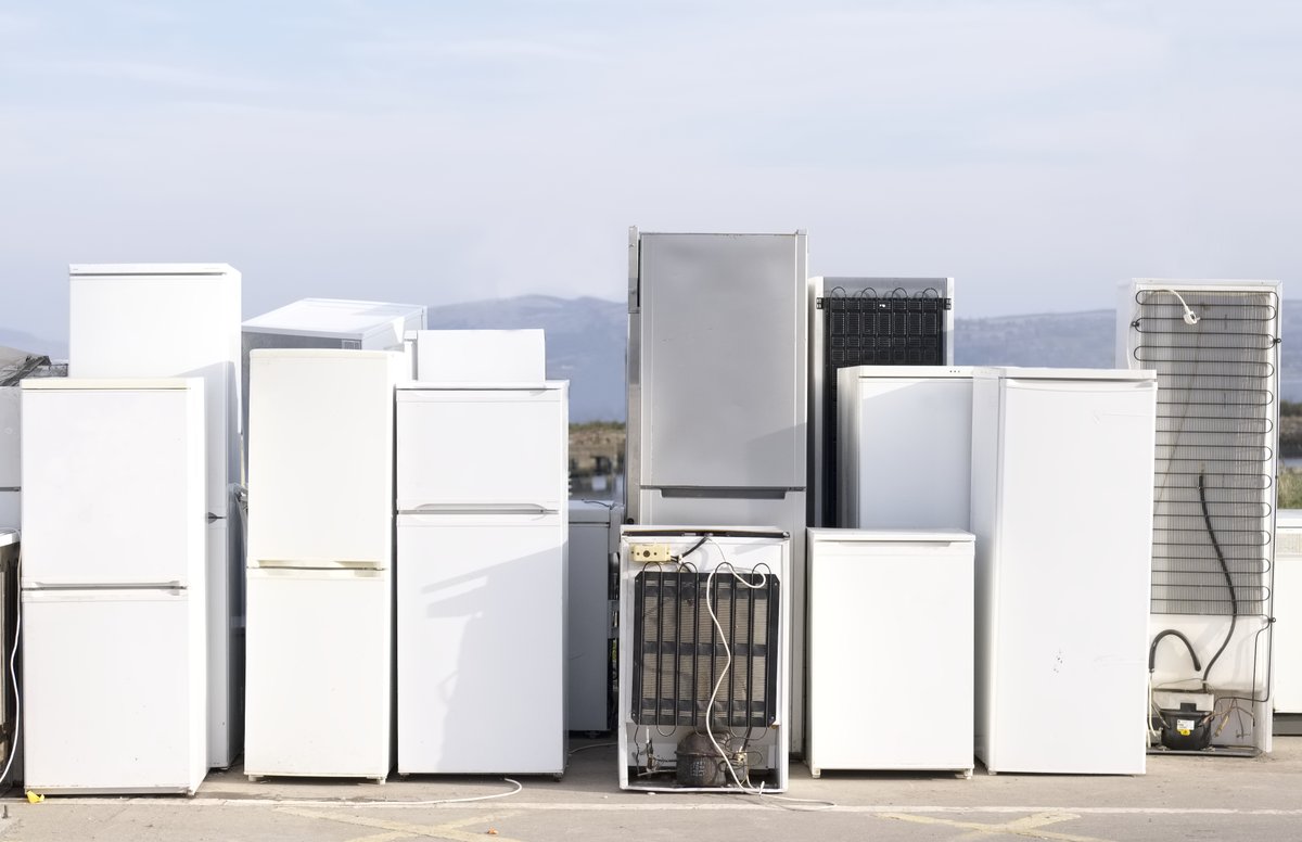 recycle_now's tweet image. Replacing your fridge, freezer, cooker, washing machine or dishwasher? There are several ways you can dispose of your old one. Find out here 👉  bit.ly/2kckCVD #recycling #recycle