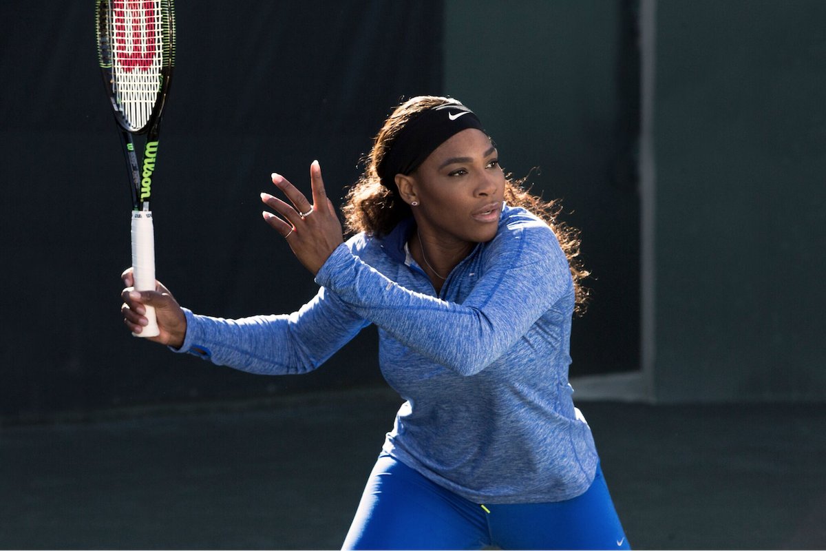 l.Serena is the ^master of taking time away from the opponent, so you will frequently see her move into the court near the service line + use her •regular, looped takeback, preparing for a lasso forehand, when she wants to hit more acute, ‘short’ angles. #tennis #technique
