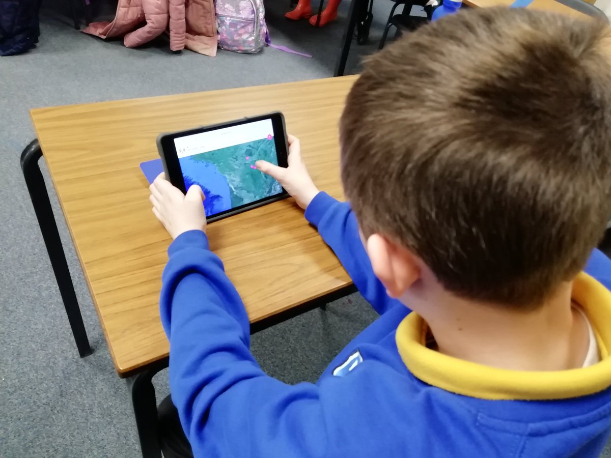 DigiLeadersVPS's tweet photo. Tonight the digital leaders explored @padlet They were given time to create walls about a topic of their own interest. Some P7 pupils had the wonderful idea of using the timeline feature to help them with their WW2 learning #VPStech @MissWatsonP7A https://t.co/0EWuoJTMwq