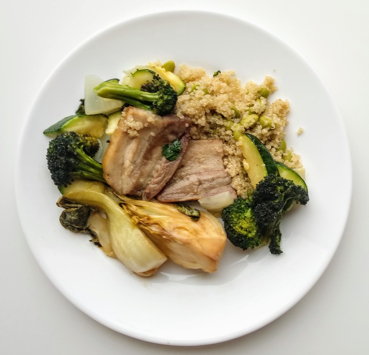 tweetspotBOS's tweet photo. Sticky Chinese Pork Belly, Hoisin Bok Choy and Quinoa Edamame Pilaf. Welcome to Thursday!

#ThursdayMotivation https://t.co/BwevwfqnEV