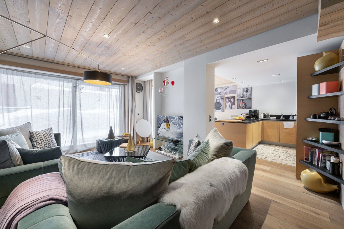 CimalpesEstate's tweet photo. 🏠 #AVENDRE | À Val d'Isère, découvrez cet appartement familial situé au rez-de-chaussée d'une résidence très récente. Idéalement situé et décoré, il propose de beaux espaces ainsi qu'une grande terrasse. Intéressant non ? 

https://t.co/FZsGc1l0Kr

#propertyoftheday #forsale https://t.co/9pKpF4ZdzP