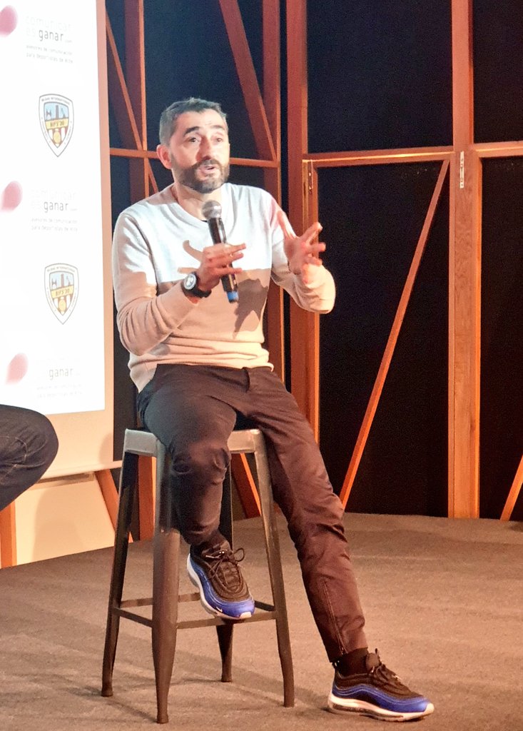fernandokallas's tweet photo. Dia de aprendizado em Bilbao. Uma honra e alegria tremenda poder escutar e aprender com Tite, Capello, Scaloni, Emery e Valverde. Realmente incrível! #BIFS20 https://t.co/xdDPiRz4g5