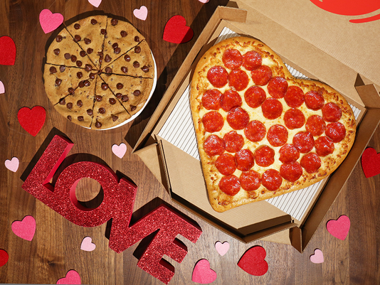 EatLiveEasy1's tweet photo. Whether you choose to eat together.... #valentinesfood https://t.co/NJxdrAxNFw