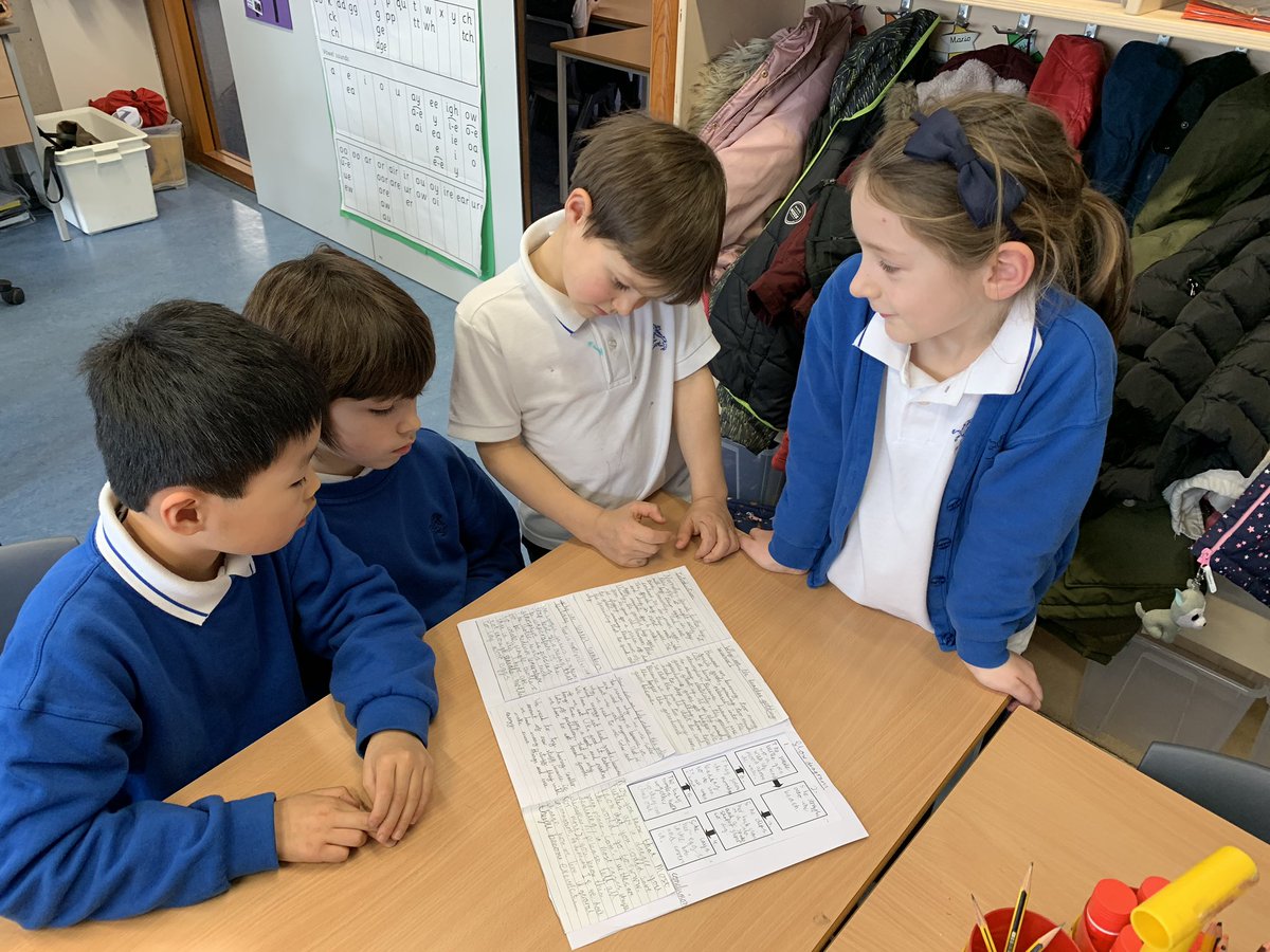 BSNJSV's tweet image. #JSVY3 sharing their explanation texts with #JSVY2. Year 3 explained why turtle numbers are declining and gave tips on how to reduce our carbon footprint, preventing the problem from escalating.