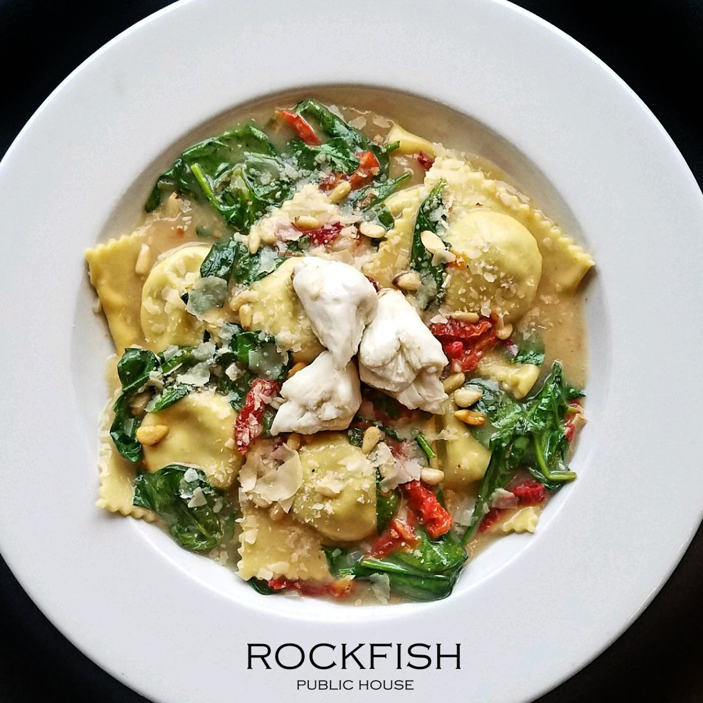 You've gotta try our Valentine's Day special! This special is available today and runs through the weekend!  #vday #valentinesday

Ricotta and crab ravioli | sundried tomatoes and spinach | garlic scampi sauce | toasted pine nuts