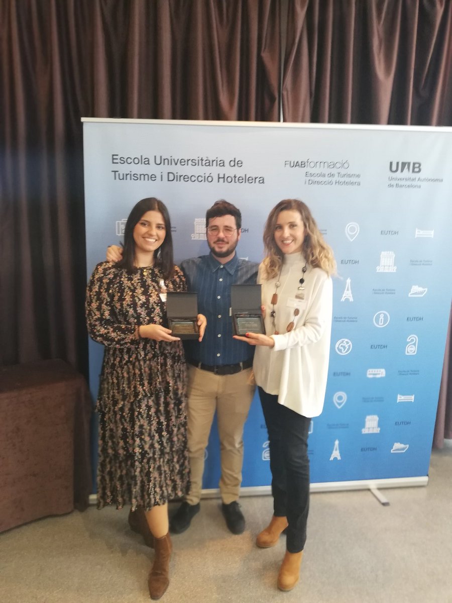 LauMandi's tweet photo. WOW!!!! Inmensa alegría en nuestra jornada en el Workshop de la Universidad Autónoma de Barcelona!!💕Melia Hotels International ha sido premiada como la empresa mejor valorada y mejor tutorizada por los estudiantes  de la UAB! #meliaspain #HRtogether #meliacareers #meliagrads https://t.co/EbzIEVxEwq