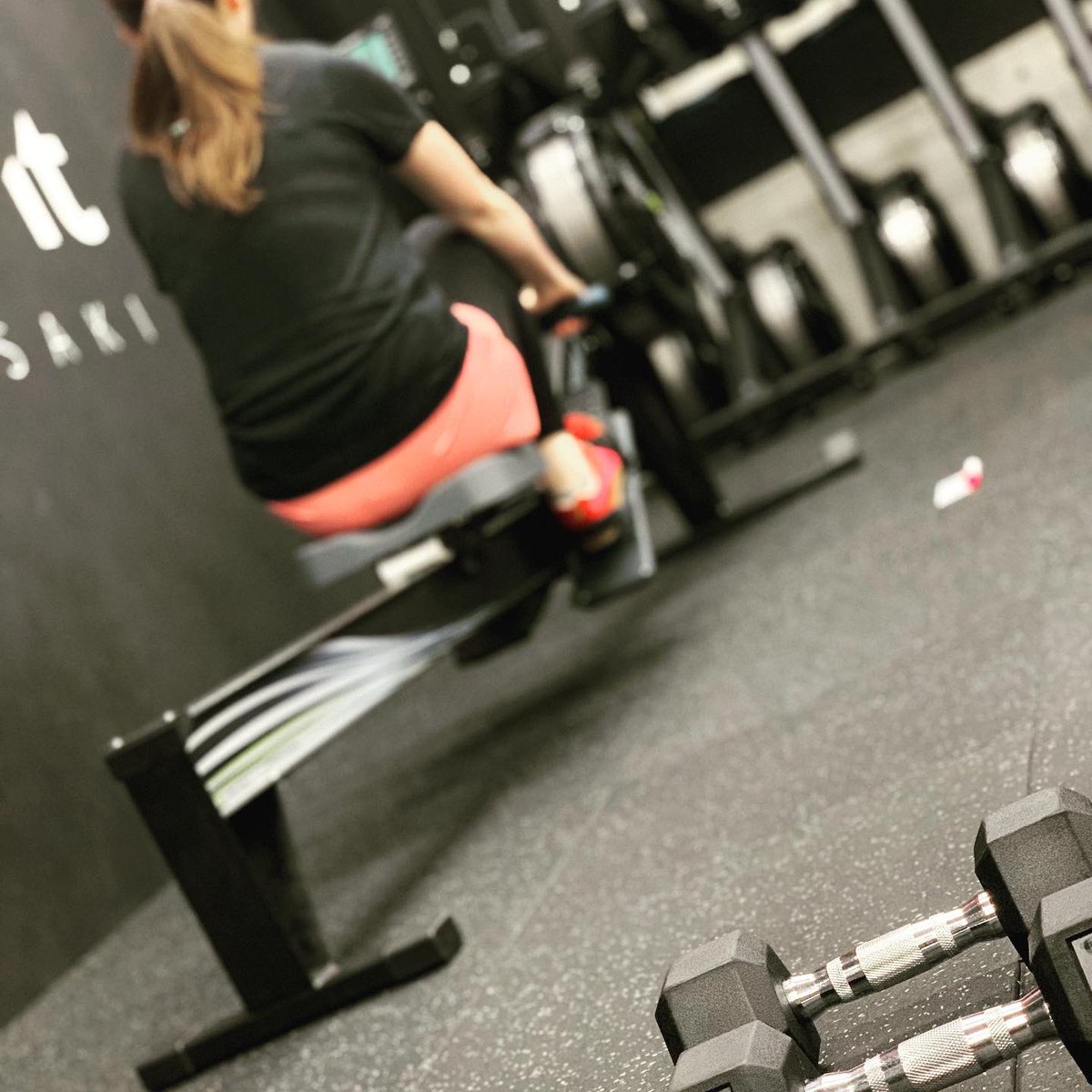 Crossfit Amagasaki クロスフィット尼崎 On Twitter Max Cal Rowing 多い方で300カロリーぐらいでした あんなに漕いだのにキロカロリーじゃないんですカロリーなんです笑 カロリーの消費って大変なんです クロスフィット Crossfit ワークアウト 筋トレ 筋