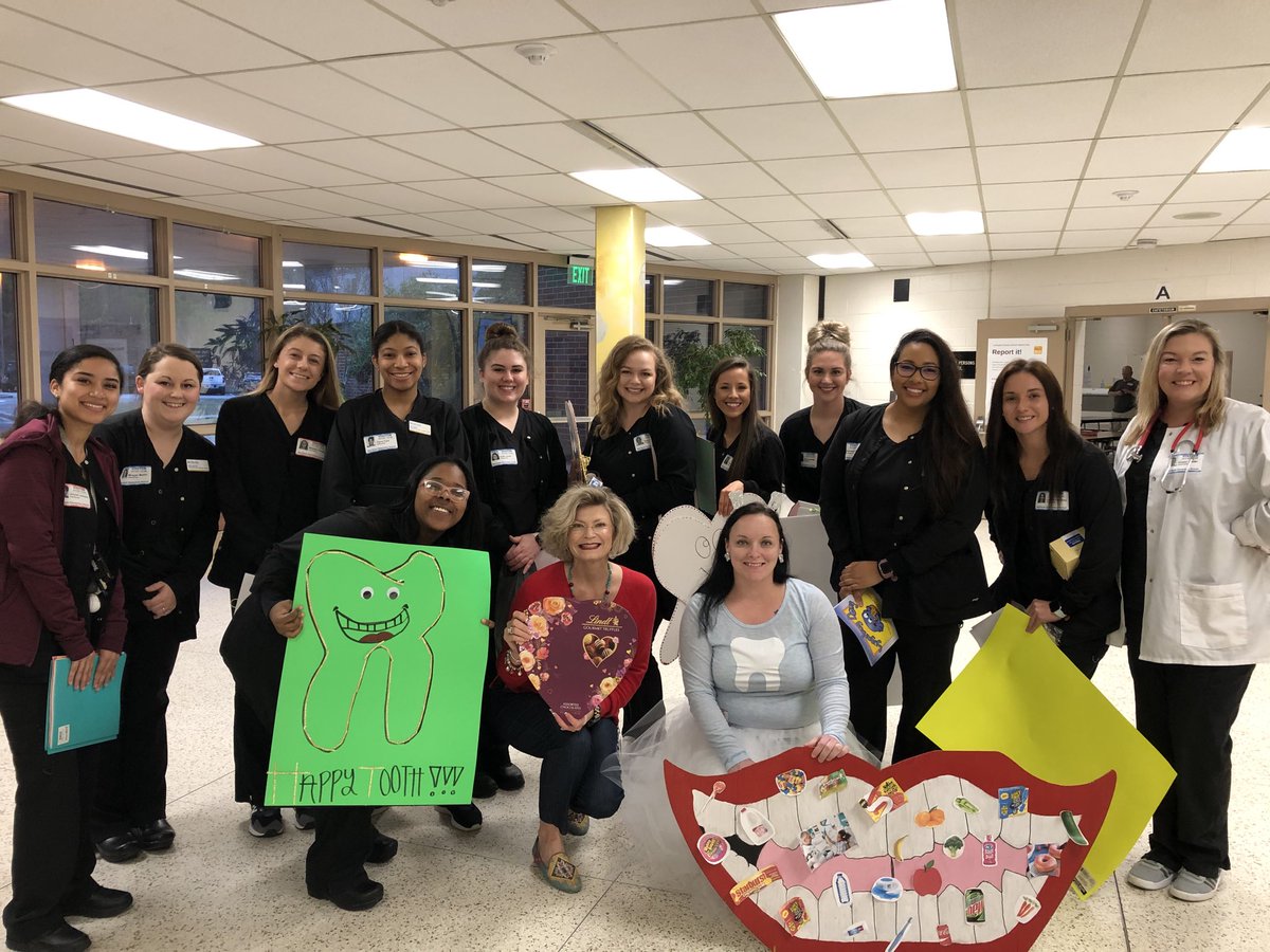 Thank you MTC dental hygiene students for teaching our kiddos to care for their teeth! Appropriate for Valentine’s Day weekend! The Tooth Fairy came too! ⁦<a href="/RBESRoadrunners/">Red Bank Elementary</a>⁩ ⁦<a href="/LexingtonOne/">Lexington County School District One</a>⁩ ⁦@GLittle_Lex1⁩ ⁦<a href="/ricardbd/">Benji Ricard</a>⁩