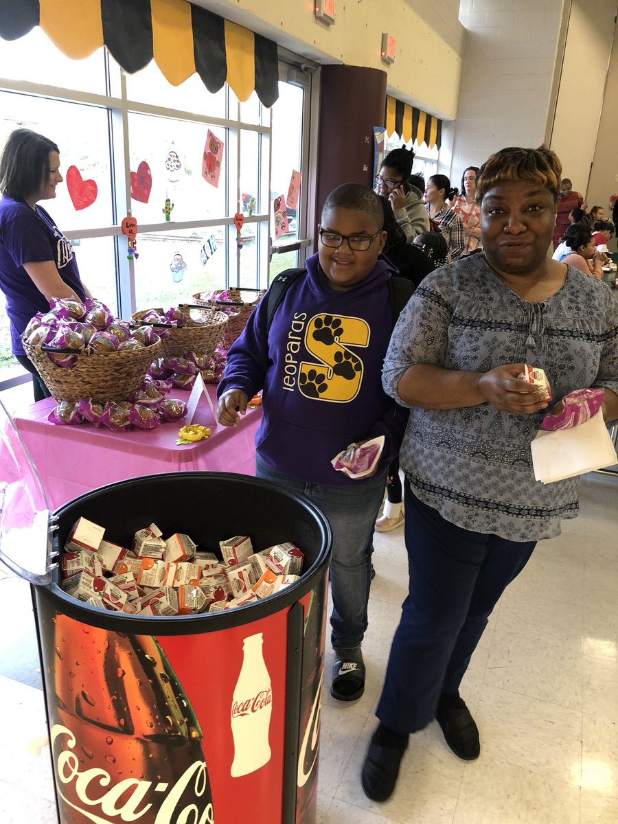 SES__Principal's tweet photo. Muffins for Mom @ SES https://t.co/k18Z08dzXe