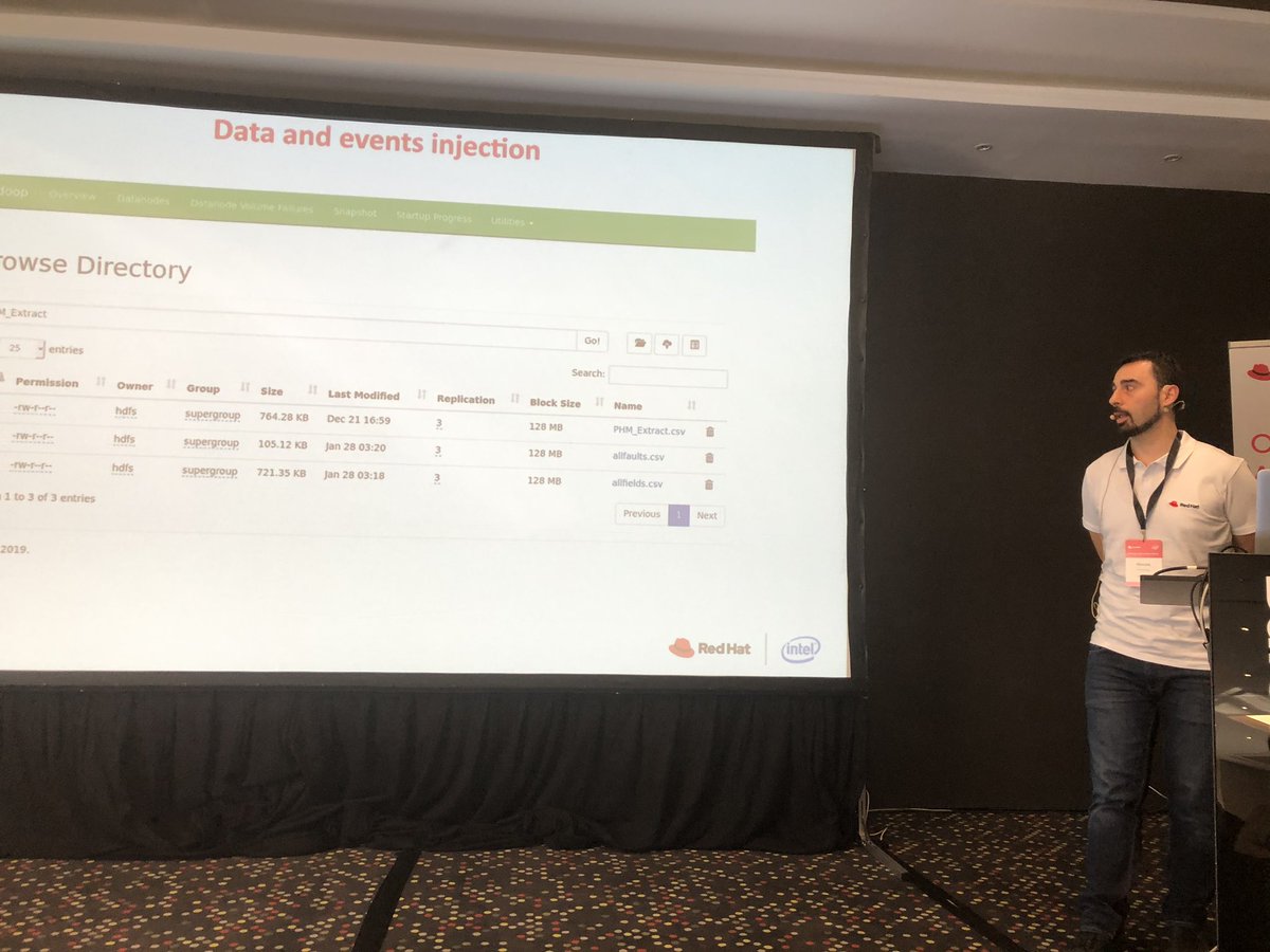 LuisRico__'s tweet image. Brillante demo de @makentenza sobre #SAPDataHub con #Openshift y OpenShift Container Storage en evento #OptimizaAutomatizaInnova en Barcelona. @RedHatIberia