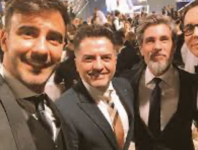 AngeldebritoOk's tweet photo. Tras 15 años trabajando juntos, logre que vengan por primera vez a mi programa.

Hoy @elchatoprada y @hoppefede en vivo, contestan todo sobre @cuervotinelli y #Bailando2020 por @eltreceoficial @LosAngeles_ok https://t.co/5hadWHo0hH