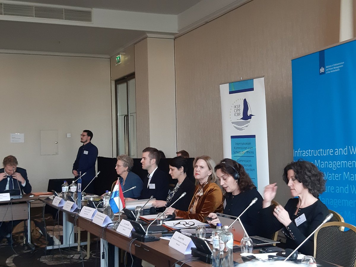 Vandaag aanwezig bij de 16e Rijnministerconferentie in Amsterdam. Ministers van 8 landen van het Rijnstroomgebied maken afspraken over biodiversiteit, waterkwaliteit en het verminderen van overstromingen voor de periode tot 2040. Boeiend.