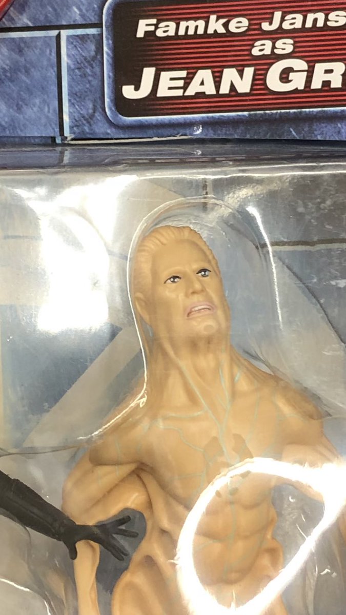 リサイクルショップで映画のジーンと死ぬ間際のケリー上院議員が売ってたw 気持ち悪いのぉ！ 実写主体のは基本買わんけど、ちょっと欲しなったw  アップしたら辰ちゃん漬やし！ #梅宮辰夫 #エックスメン #xmen #ケリー上院議員 #ジーングレイ #marvel #マーベル #瞳つぶら ...