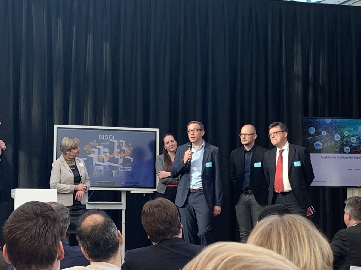 bissinstitute1's tweet photo. Great to see @domahr promoting the value of the synergies between BISCI, UM, Fontys and TNO @BL_CampusVenlo #BISCI #umsbe https://t.co/tZ48sUe7Dp
