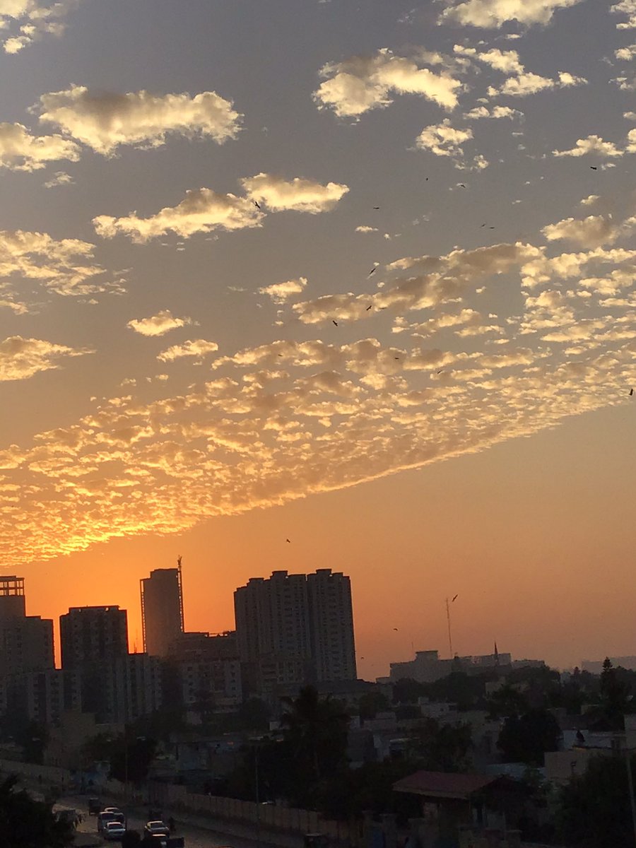 Mesmerized by Karachis sky  #sunset #GoldenHour
#NoFilterRequired view rn