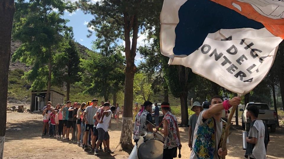 AdelaF_ok's tweet photo. ES SENTIR, ES BUSCAR, ES VOLVER ♥✨

Una vez más cumplimos una nueva campaña por el Norte Neuquino. 10 pueblos en 15 días. Escuelas, casas, guarderías, plazas y caminos fueron recorridos hacia el encuentro con nuestros Amigos y Amigas de la Frontera.

¡Nos vemos en invierno! 🤝 https://t.co/slvx2pHTVl