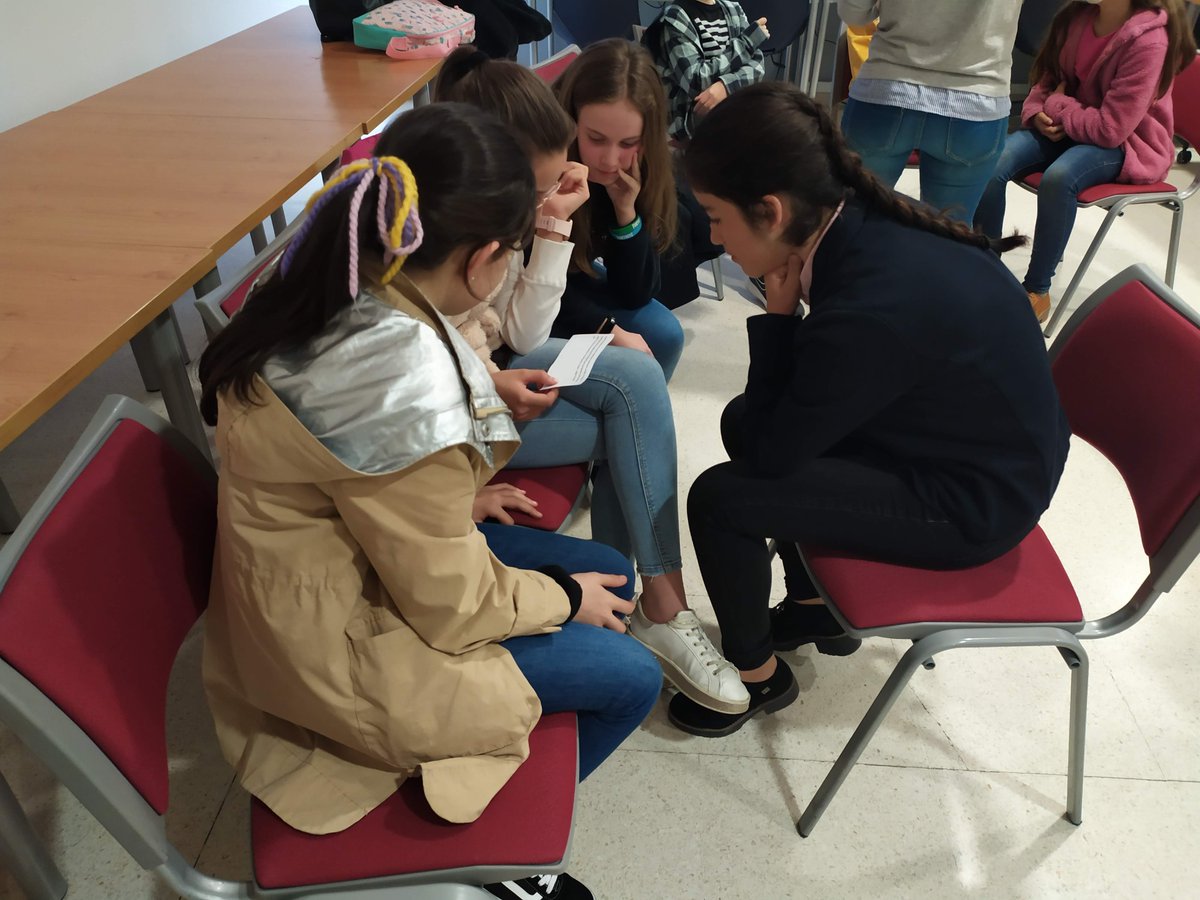 aytovvaserena's tweet photo. El Consejo Municipal de Infancia y Adolescencia #CAI realiza su segunda actividad anual, un taller de la igualdad. En él, elaboraron el manifiesto que será leído en la carrera de la mujer el próximo mes de marzo
#CiudadesAmigas
🧜‍♀️➕ℹ👉 https://t.co/RohAIjGMuG https://t.co/2XSI3QarUS