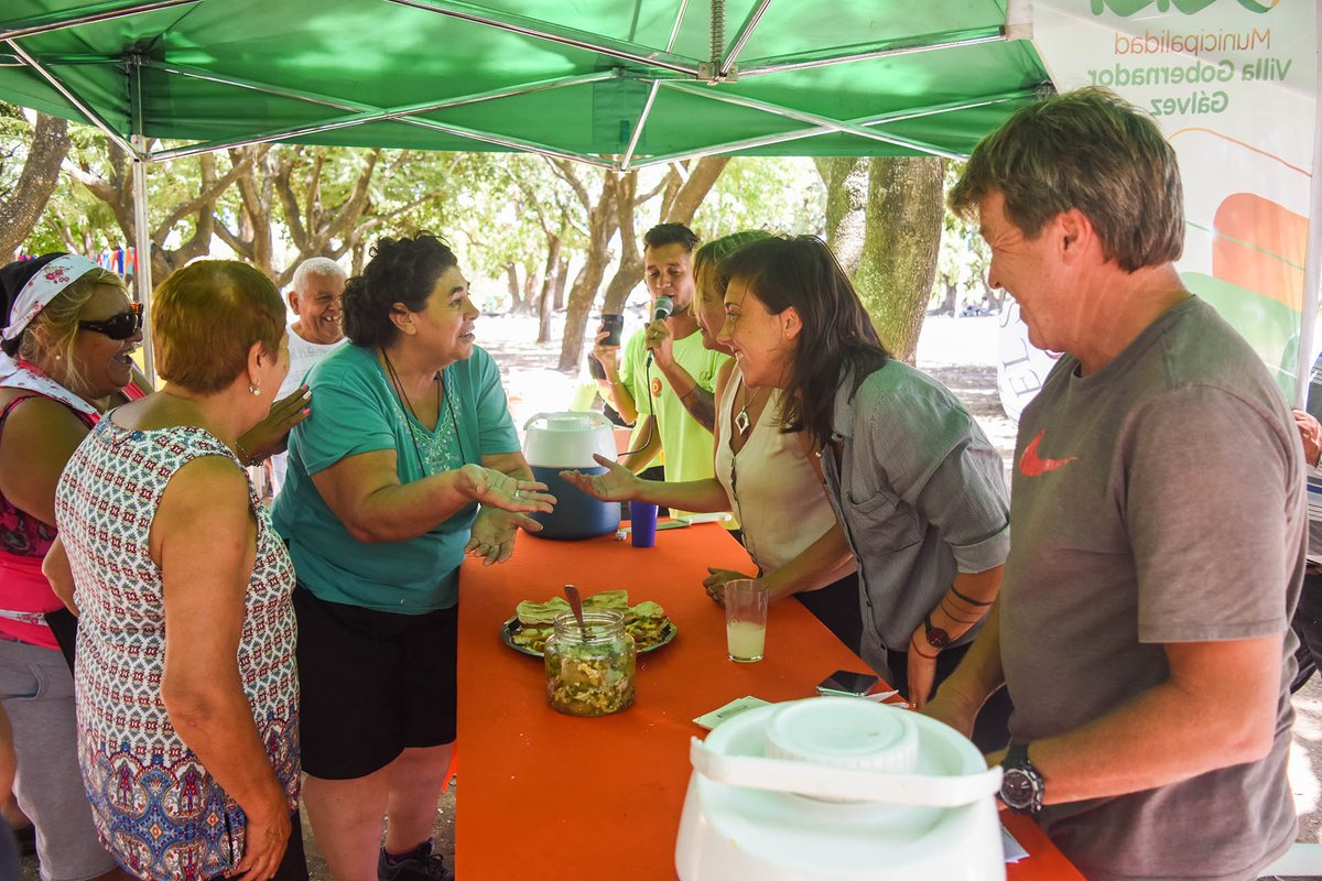 #VGGverano ☀️ se disfruta en el Parque Regional, donde los integrantes de la Colonia de Adultos Mayores 👩‍🦳👨‍🦳 de la municipalidad realizaron una 🏆 Competencia de Pizzas 🍕Casera y 7 equipos participaron por la cocción de la 🏅 “Mejor pizza 🍕 a la parrilla”.