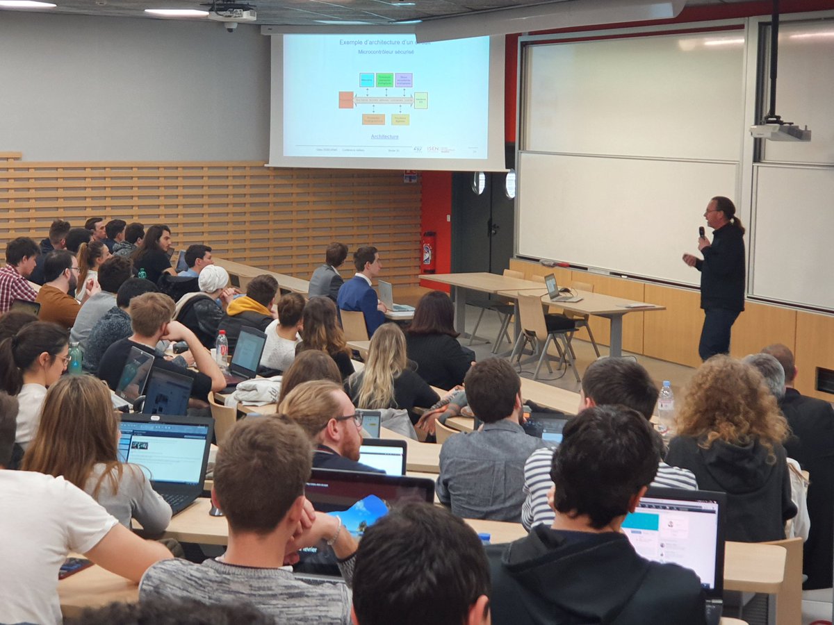 isenmed's tweet photo. [Conférence Métiers] Salle comble cet après-midi pour découvrir les métiers d'ingénieurs chez
@SynerticMobile @ScalianGroup @GetSwello @ST_France_News @navalgroup #xtreamwave https://t.co/4htRGnbqBO