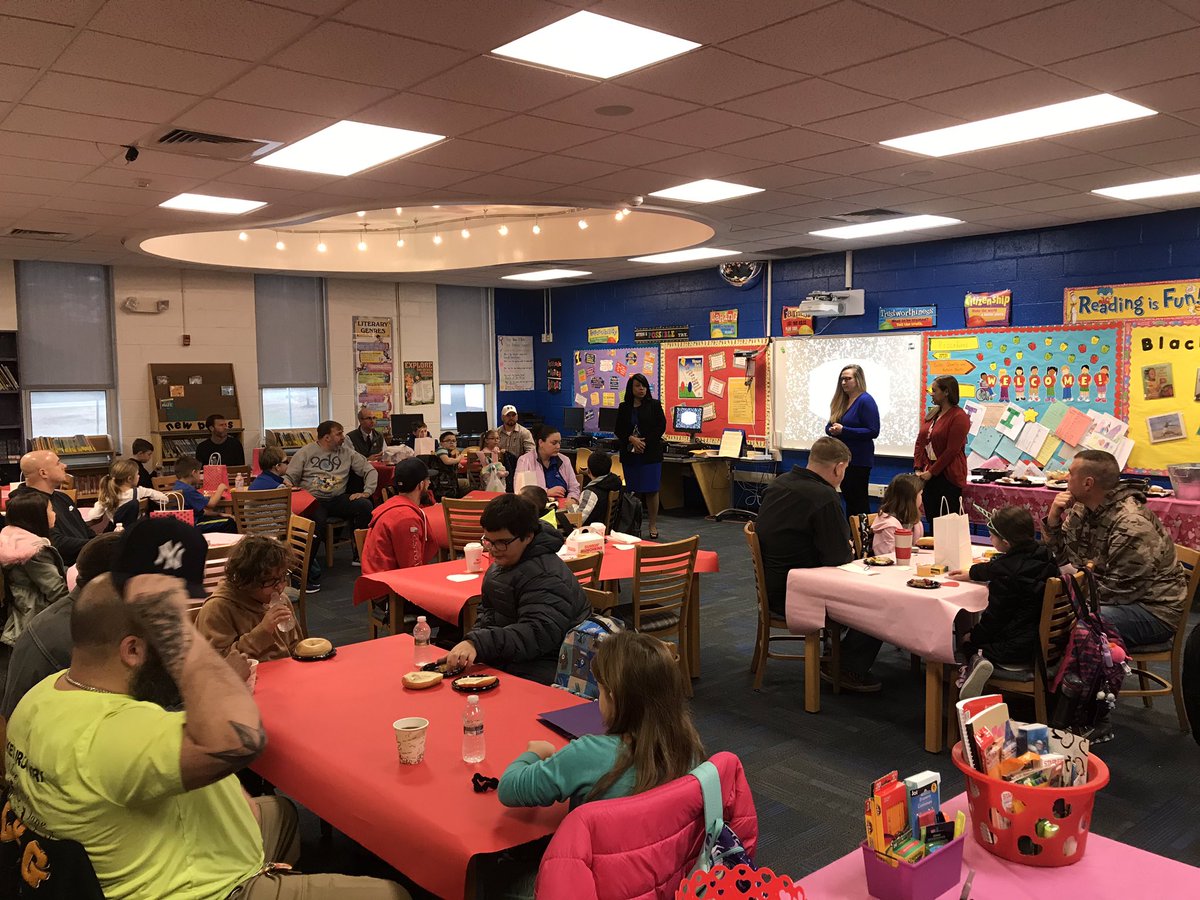MTSDSupervisor's tweet photo. Title I Donuts With Dad at Whiting School! Families explore strategies for writing. Thank you Mrs. Rutan and Mrs. Phua! #sixtraitsofwriting #learningtogether #ourteachersareleaders @MTSDCurriculum @WhitingWildcats https://t.co/IaXhbHbYLK