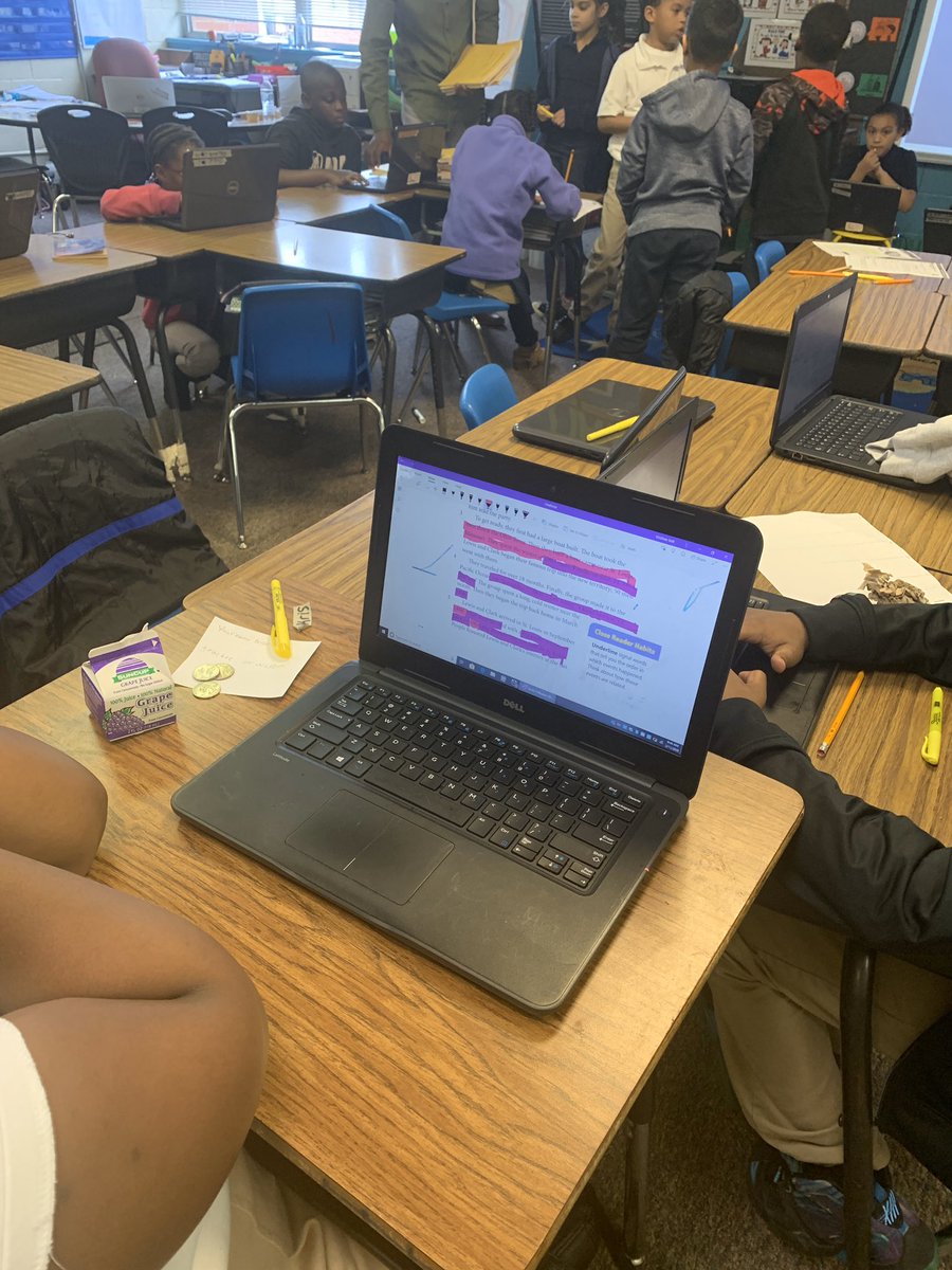 gjrobinson's tweet photo. Love love love walking into @RupertWisdom’s #3rdGrade classroom seeing students actively engaged in #Notetaking skills in @MicrosoftTeams and @msonenote #Drawingtools #BestPractices #OCSInstructionalFramework #OnslowDLT https://t.co/B2zv1qarYJ