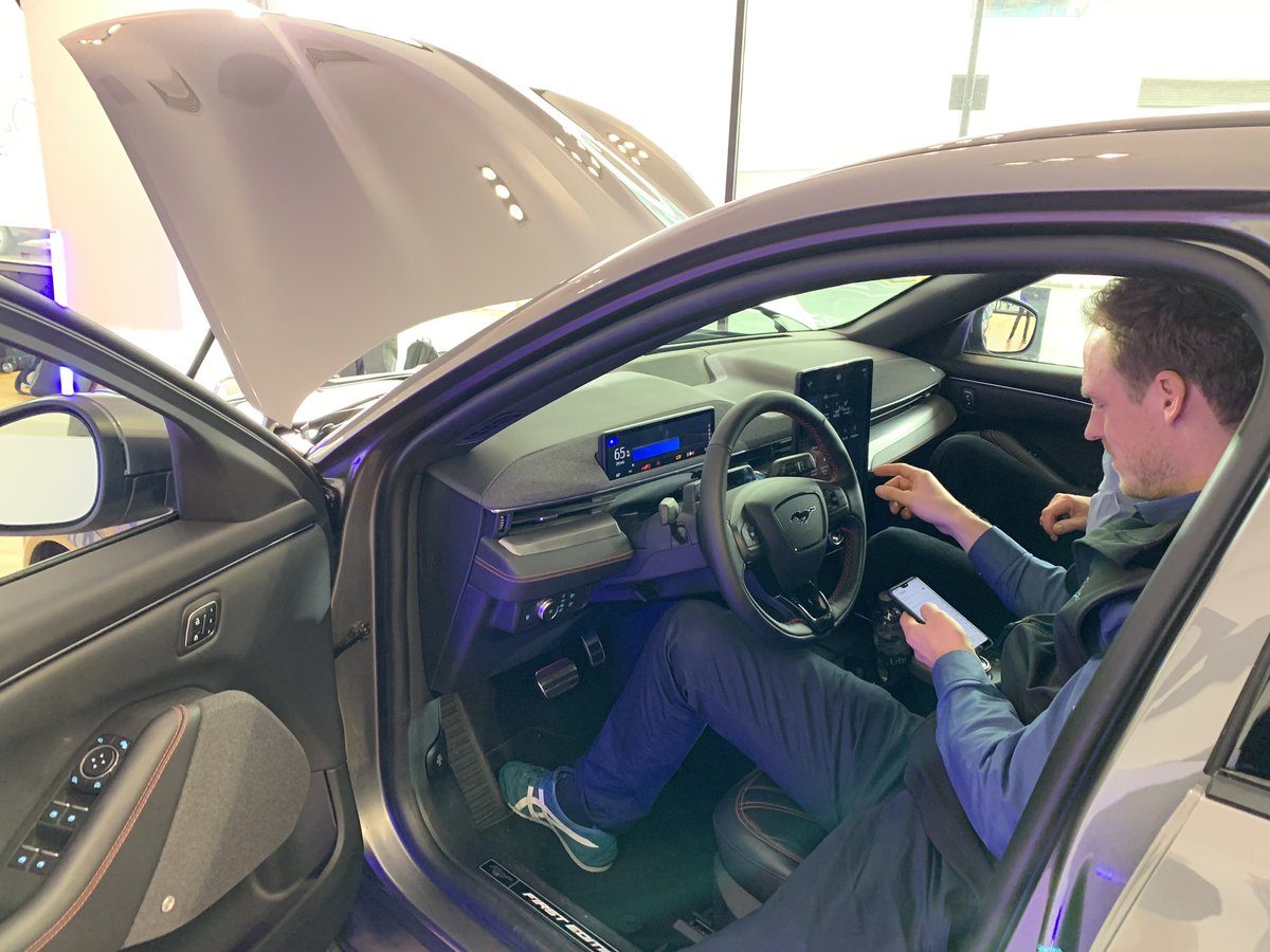 We’re here for the European launch of the Ford Mustang Mach-E, which is in the UK for the first time! And, yes that is Top Gear’s Rory Reid in the background! #fordmustang #fordmache #topgear #roryreid #electriccars #discoverev @forduk @MrRoryReid