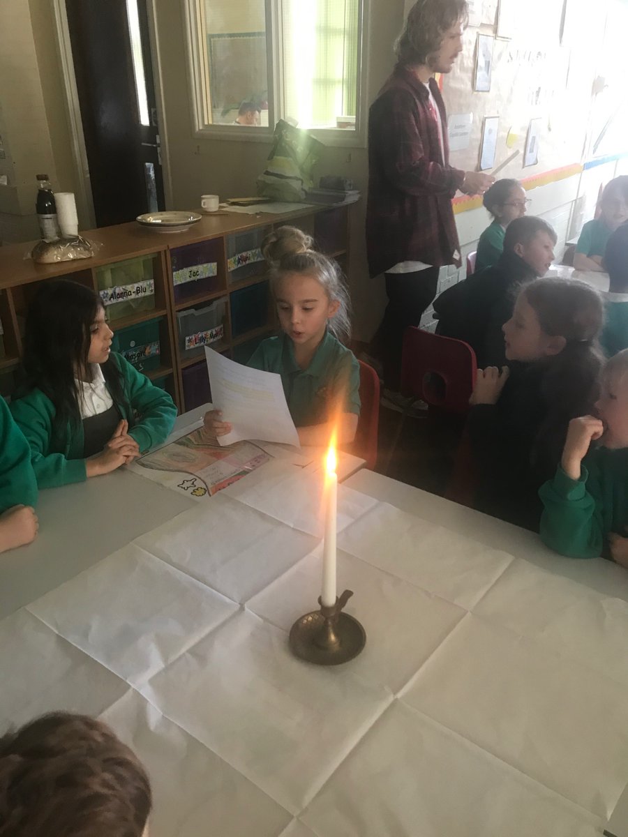 Springwood_Prm's tweet image. #springraglan are blessing the Shabbat and the wine.