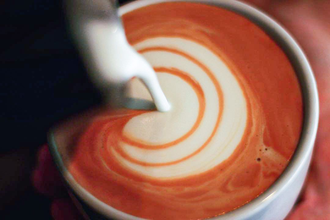 BluestemGrill's tweet photo. A latte just hits different when there’s snow on the ground. ❄️ 

#drinkthegoodlife #bluestemgrill #latte #latteart #espresso #espressoyourself #coffee #butfirstcoffee #riseandshine ##morningpickmeup #mhk #littleapple #manhappiness https://t.co/78E4TeeSR8