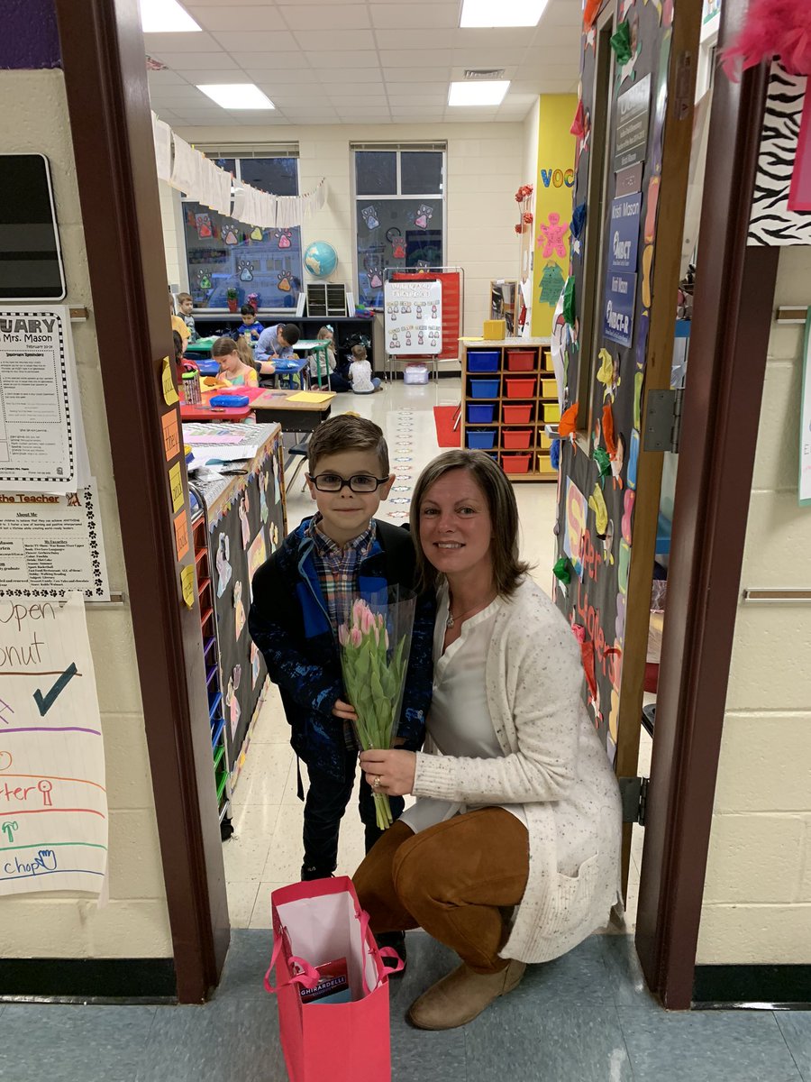 IndianTrailESNC's tweet image. Sts ❤️ celebrating our uh-mazing Timberwolf Ts during Teacher Appreciation Week! Flowers-candy-treats- oh my! Filling the #EBA in February is a win-win! #UMatterInUCPS @AGHoulihan @UCPS_MonroeNC @GinaChisum1 @katelynlustig @jttopp